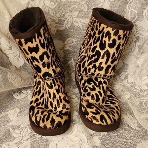 Vintage Ugg Leopard Print Classic Boot / slippers Hair Animal Print
